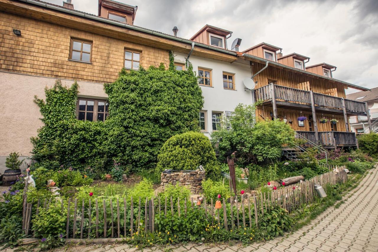 Landhotel Zum Matthiasl Bischofsreut Bagian luar foto