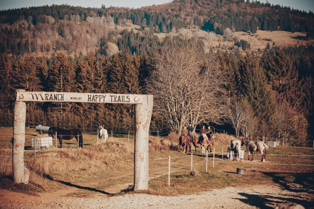 Landhotel Zum Matthiasl Bischofsreut Bagian luar foto