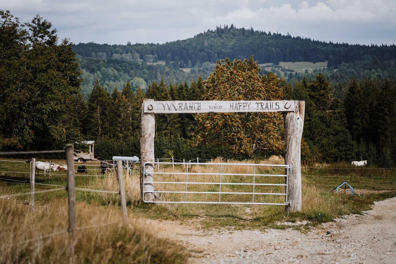 Landhotel Zum Matthiasl Bischofsreut Bagian luar foto