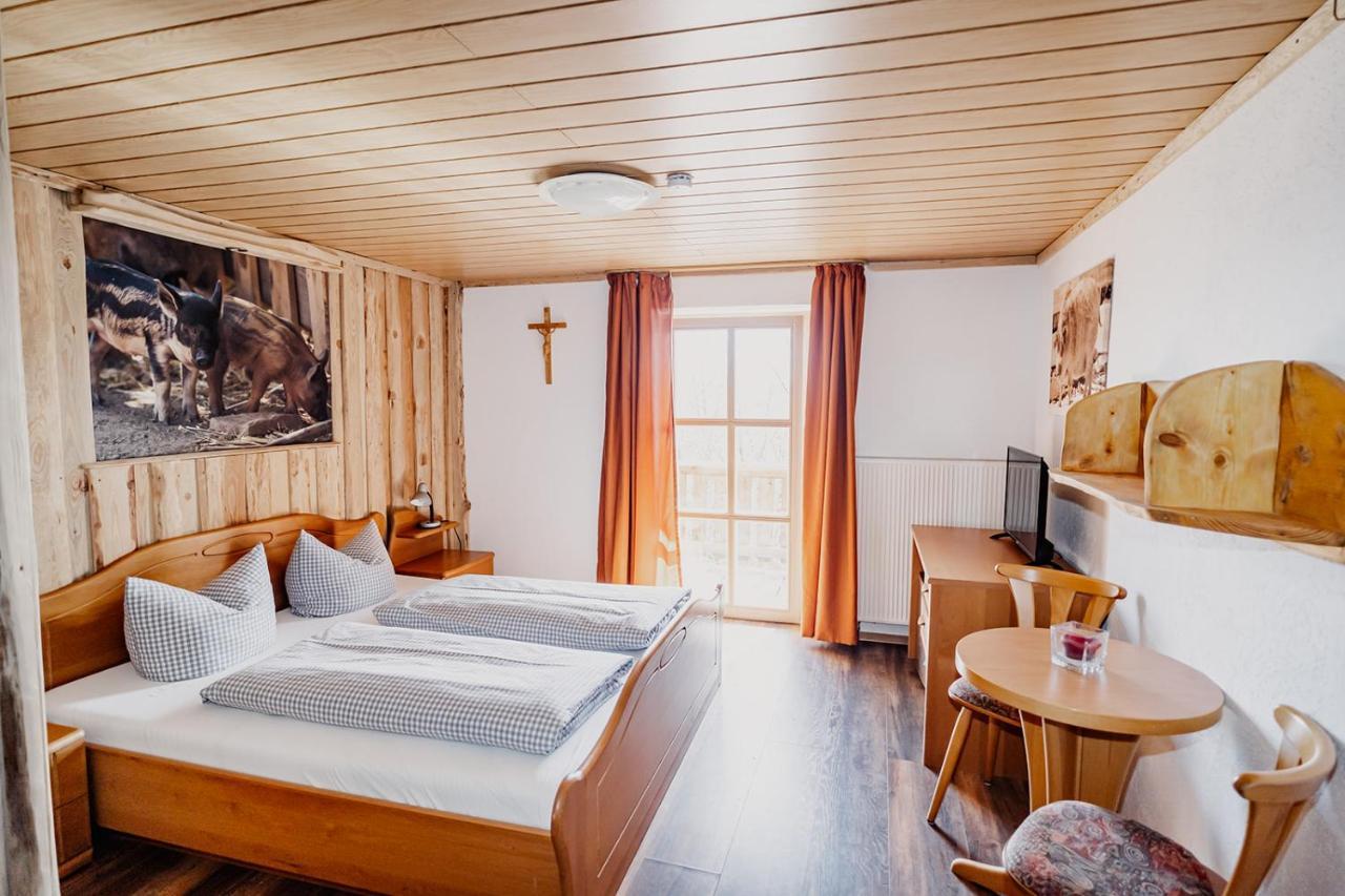 Landhotel Zum Matthiasl Bischofsreut Bagian luar foto