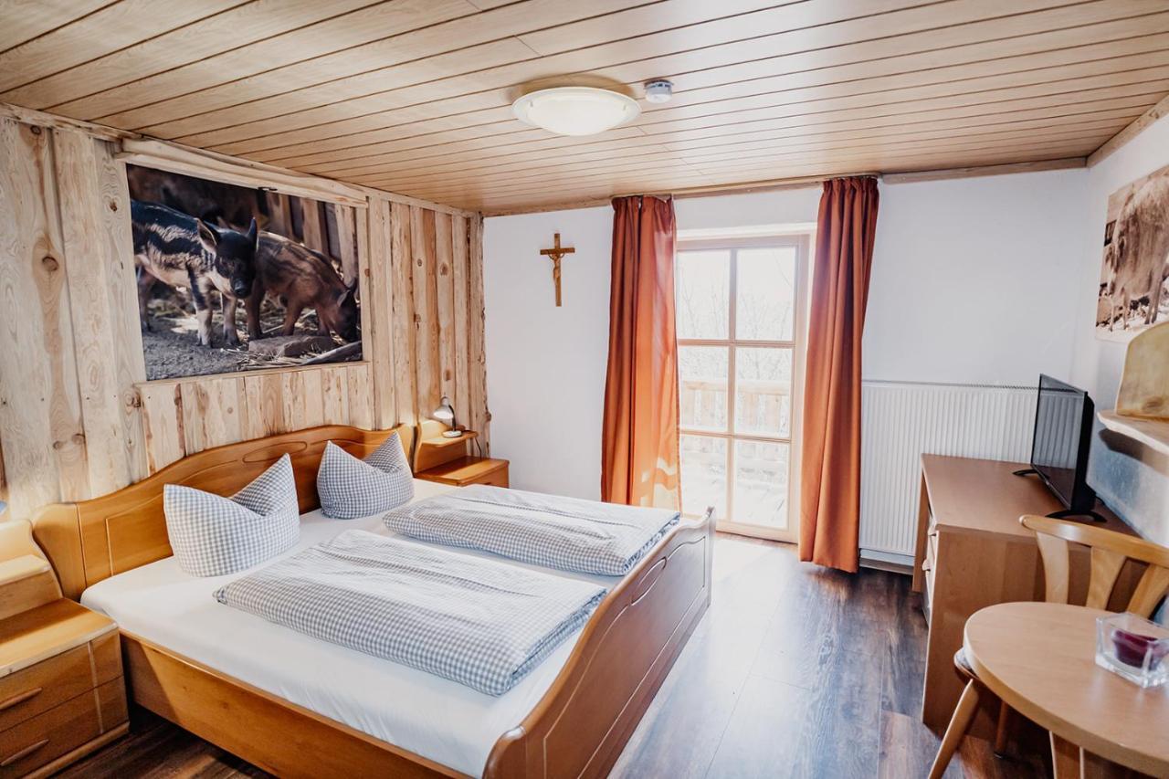Landhotel Zum Matthiasl Bischofsreut Bagian luar foto