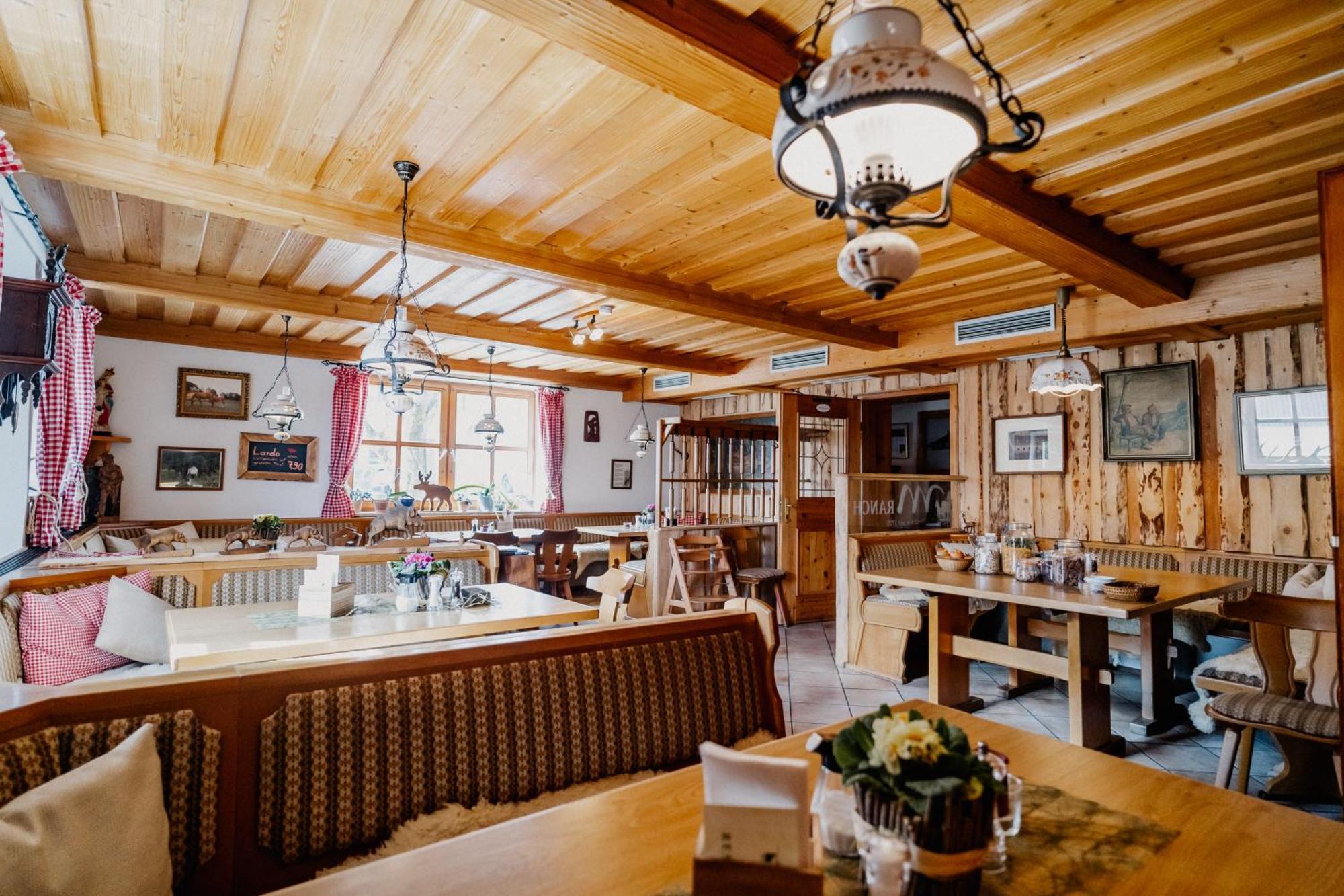 Landhotel Zum Matthiasl Bischofsreut Bagian luar foto