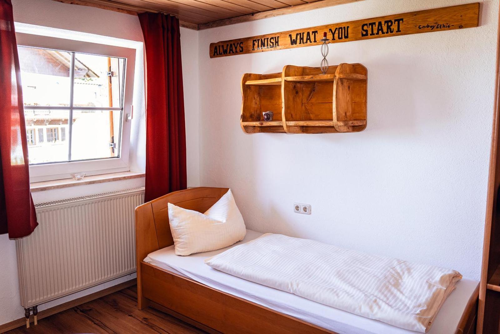 Landhotel Zum Matthiasl Bischofsreut Bagian luar foto