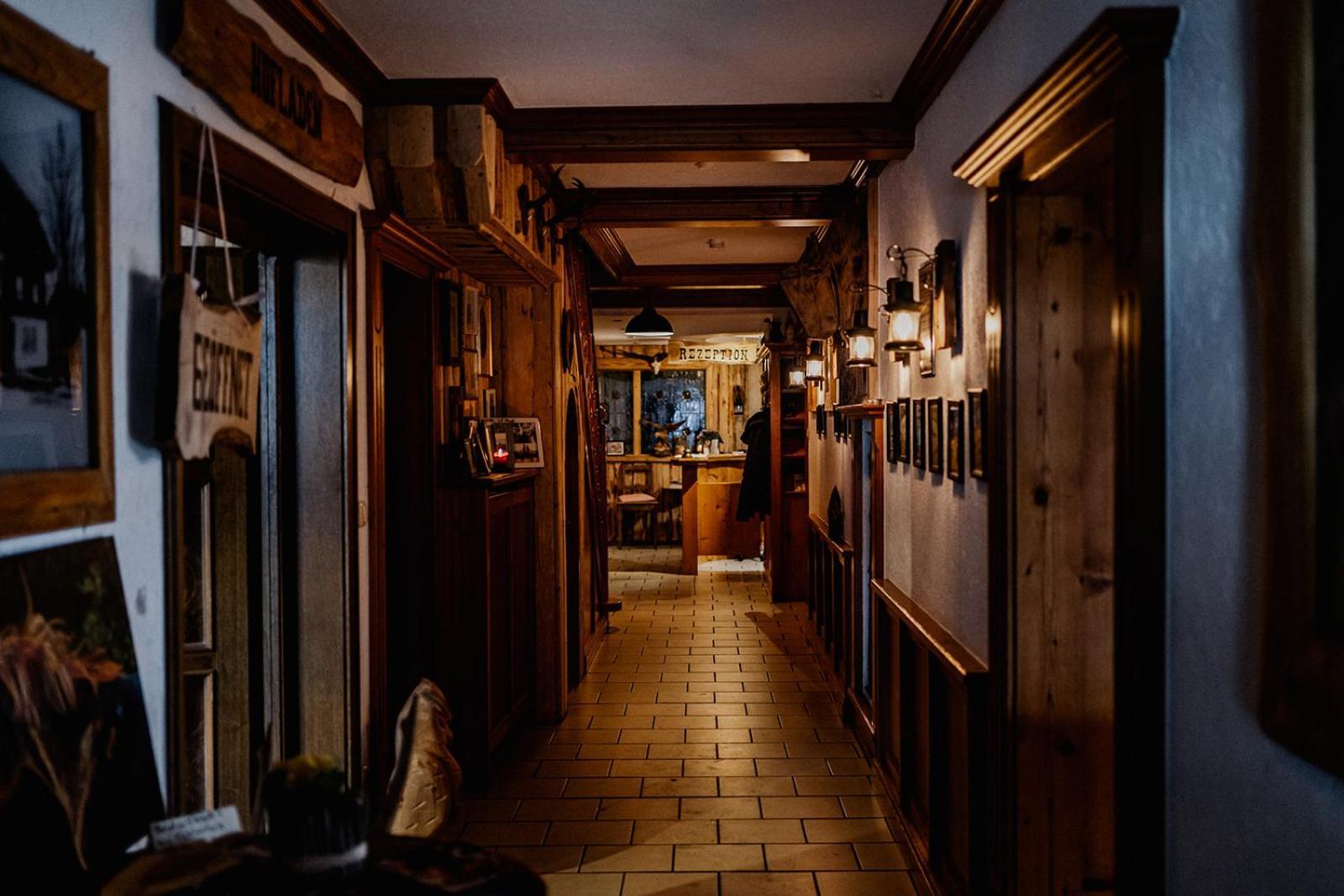 Landhotel Zum Matthiasl Bischofsreut Bagian luar foto