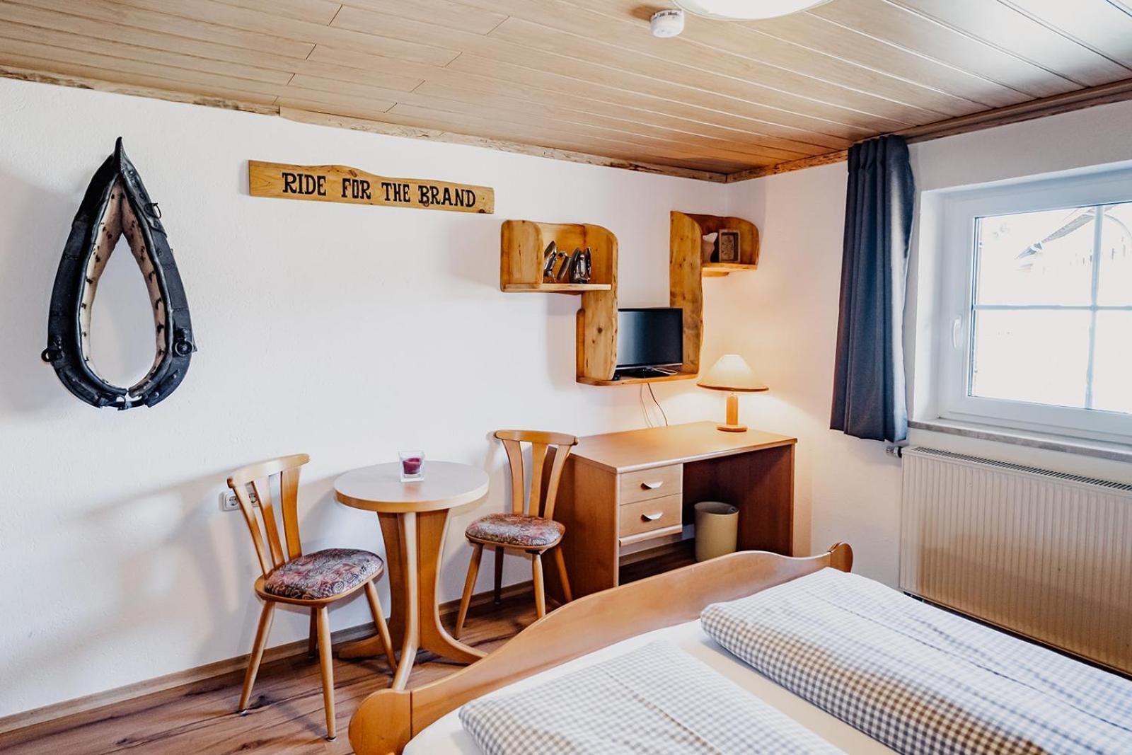 Landhotel Zum Matthiasl Bischofsreut Bagian luar foto