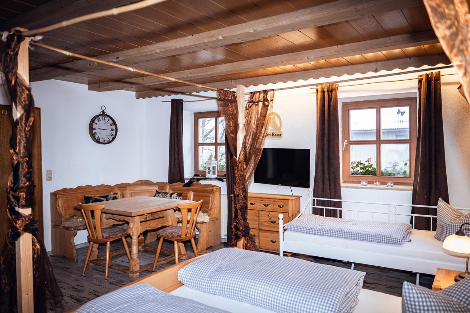 Landhotel Zum Matthiasl Bischofsreut Bagian luar foto