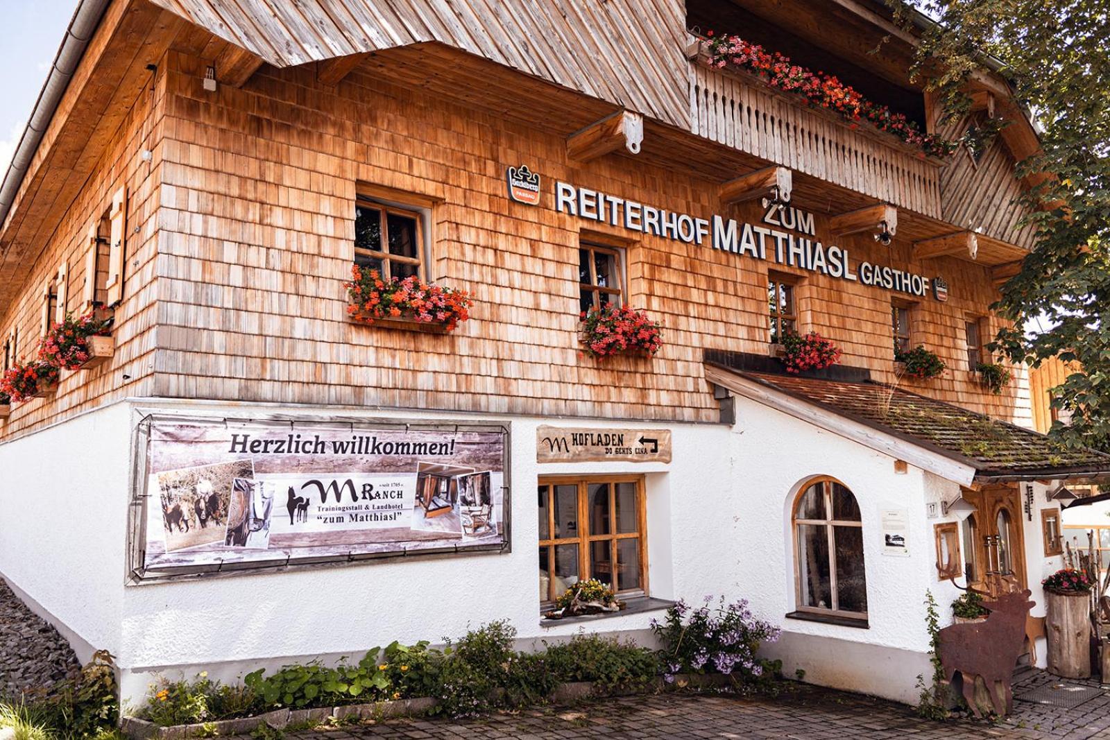 Landhotel Zum Matthiasl Bischofsreut Bagian luar foto