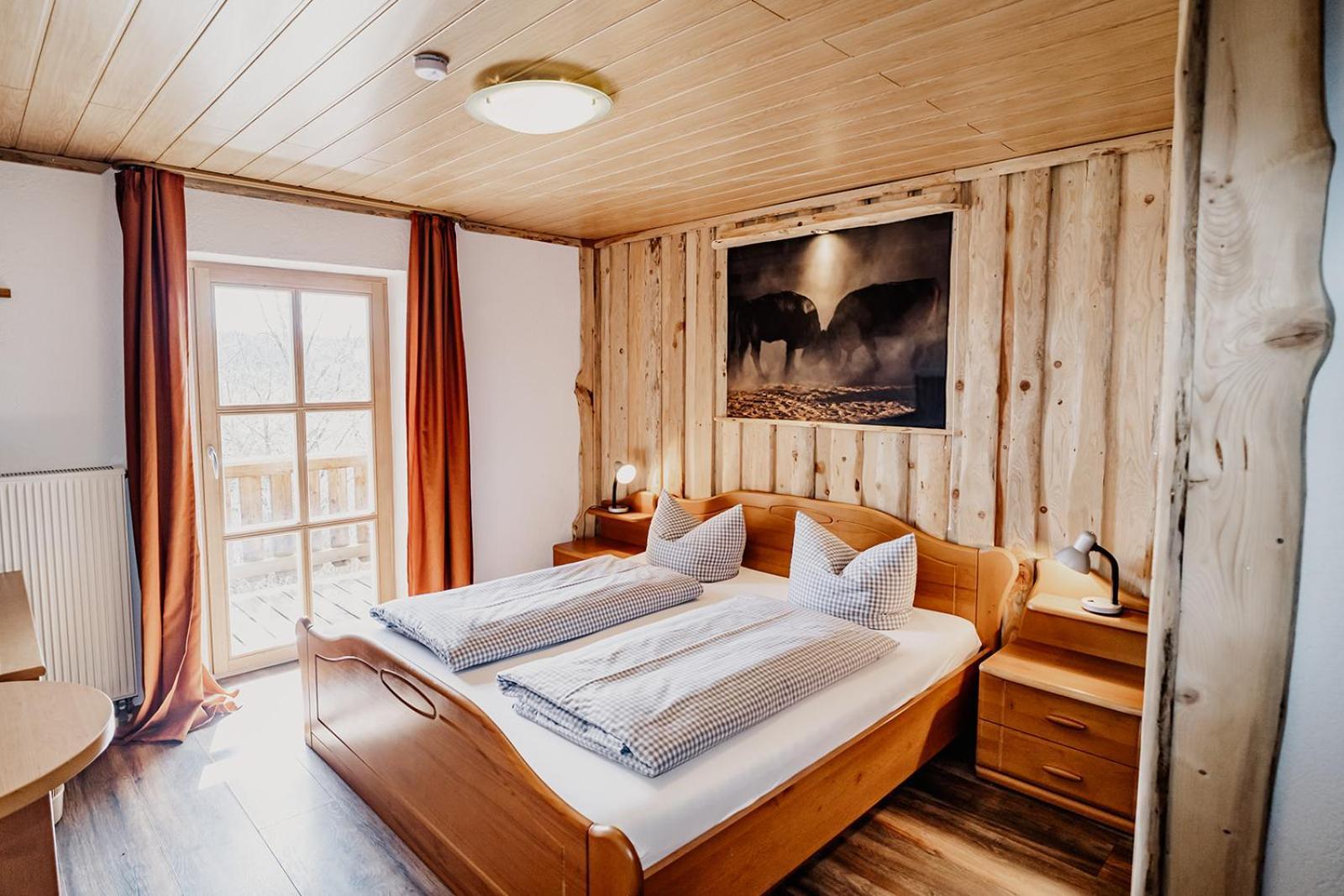 Landhotel Zum Matthiasl Bischofsreut Bagian luar foto